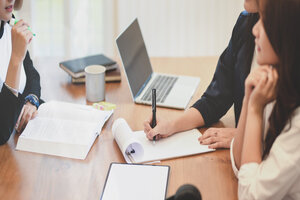 What Happens During a Florida Trustee Meeting